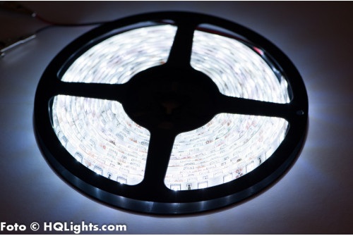Flexibel, mjuk LED slinga på rulle, 5 meter, 300 LED, vit