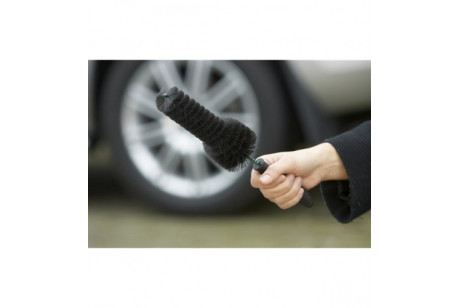 Vikan soft wheel brush for gentle cleaning of painted and polished aluminium wheels