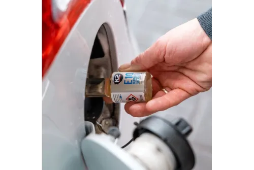 Flaska K2 Bränsletillsats 50ml E10 Neutralizer för rengöring av bränslesystem och skydd mot rost