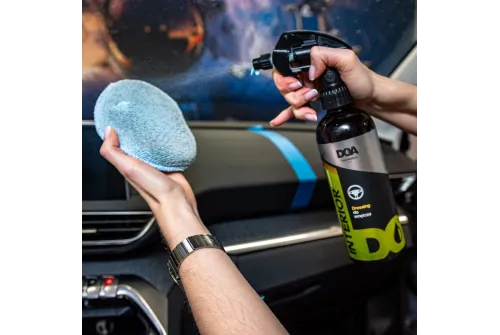 DOA Interiördressing 500ml flaska med matt finish och UV-skydd för invändiga plastdetaljer