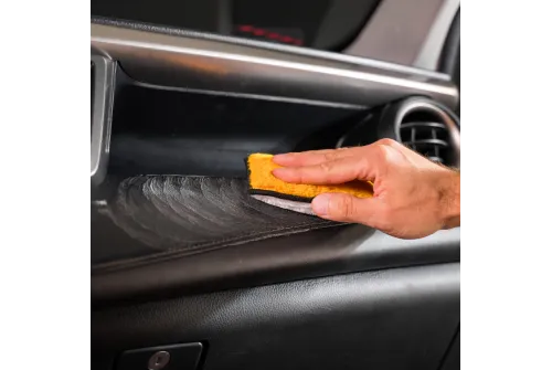 K2 Dubbelsidig Rengöringspad 13×8 cm med vit borst och gul microfiber för interiörrengöring