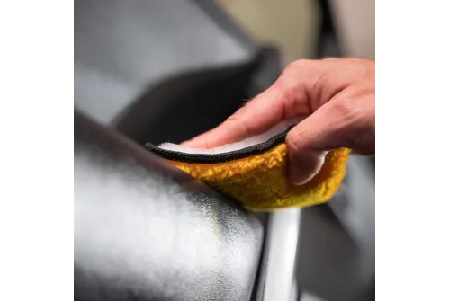 K2 Dubbelsidig Rengöringspad 13×8 cm med vit borst och gul microfiber för interiörrengöring