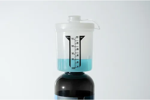 Bottle dispenser with 28mm thread for concentrate measuring and spill prevention, CarPro CQuartz Measure