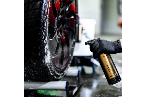 KiurLab Tyre Cleaner 500ml spray bottle for deep-action tyre cleaning