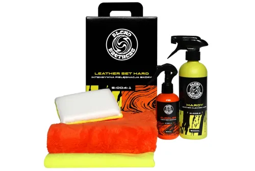 Leather Deep Cleaning and Restoration Kit 700ml with scrubbing pad and microfibre cloths, Blend Brothers