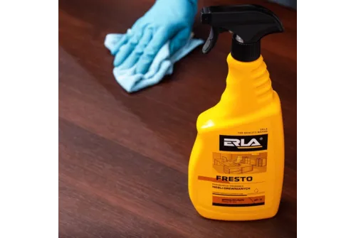 Sprayflaska K2 Trämöbelrengöring 750ml med cederträolja för lackerade trämöbler, antistatisk formula