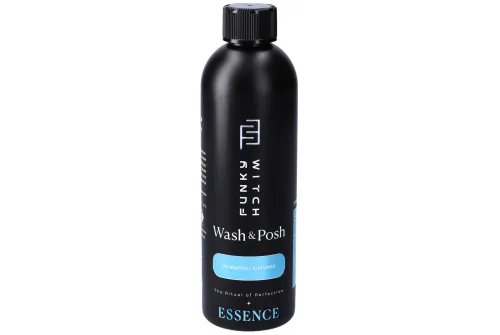 Flaska Funky Witch Bilschampo Neutral pH 500ml med vattenfläcksskyddande formula för handtvätt och förtvätt