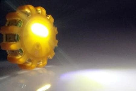 Magnetic UFO LED Road Flare Safety Emergency Light, shock proof, water proof, 3 x AAA batteries, yellow