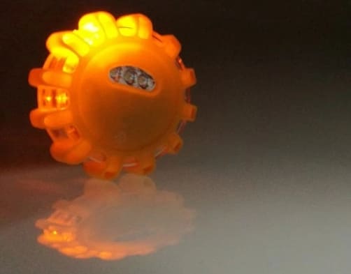 Magnetic UFO LED Road Flare Safety Emergency Light, shock proof, water proof, 3 x AAA batteries, yellow
