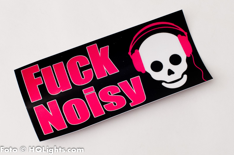 Klistermärke Fuck Noisy, svart bakgrund, 145x70mm