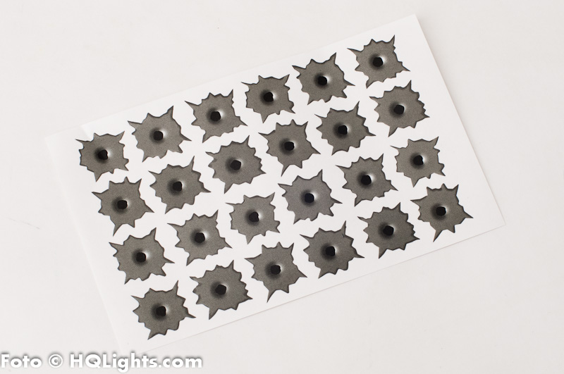 Klistermärke Bullet Hole, 24 separata hål, 28x28mm