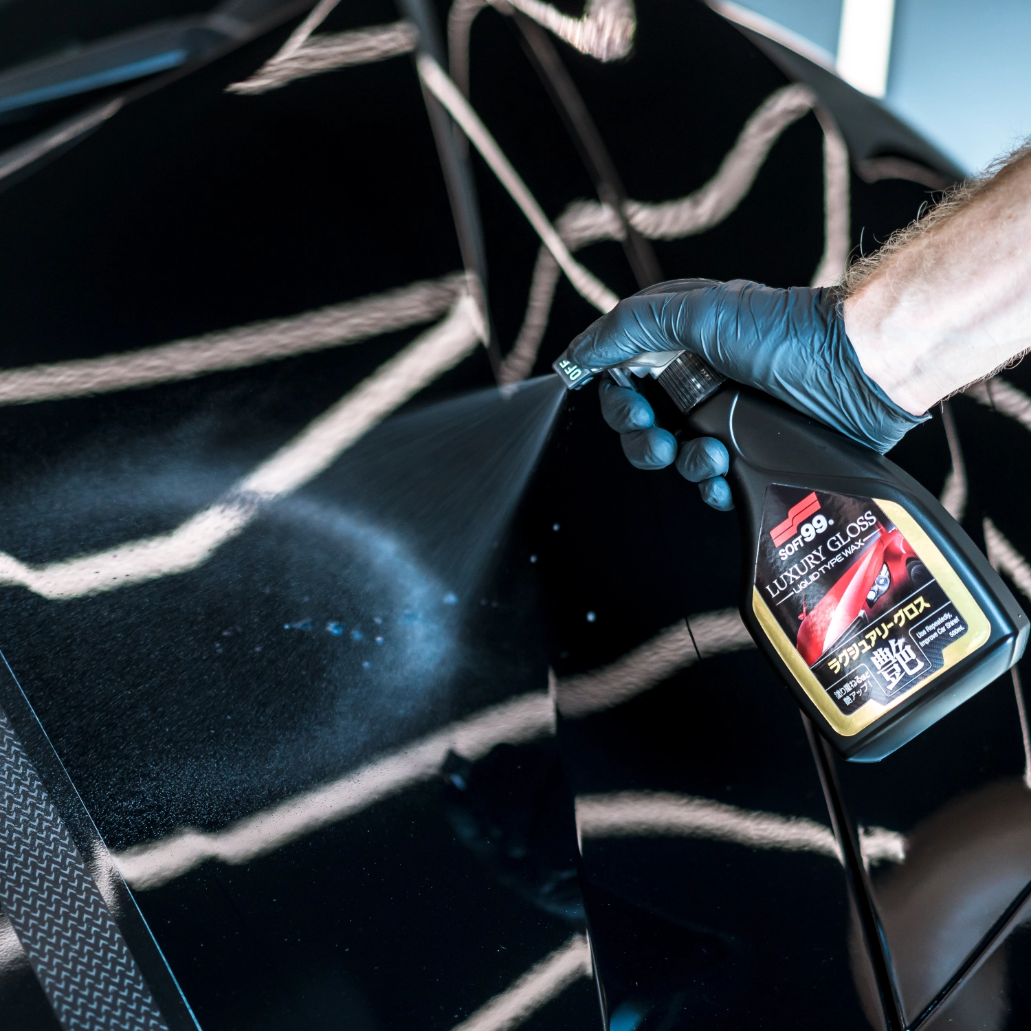 Quick Detailer Luxury Gloss 500ml spray bottle with high-gloss, water-repellent finish and mango scent