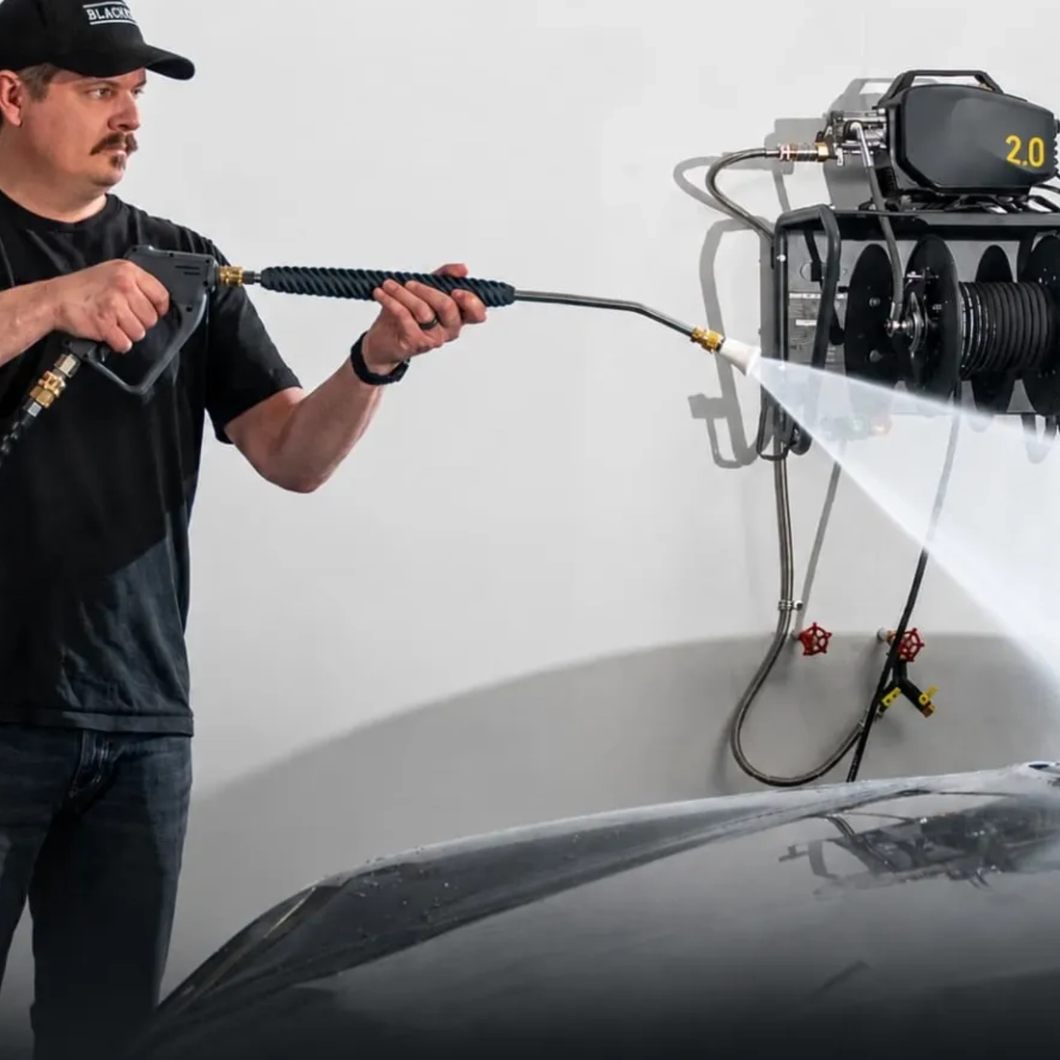 Active Pressure Washer 115 BAR with 5-piston pump, 12-metre hose, and standard accessories kit