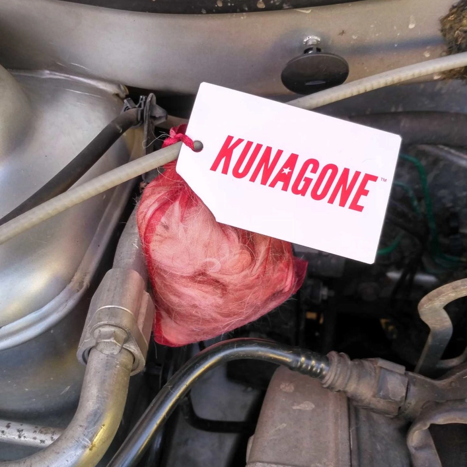 Kunagone natural marten repellent with dog hair scent and wax for car engines and lofts