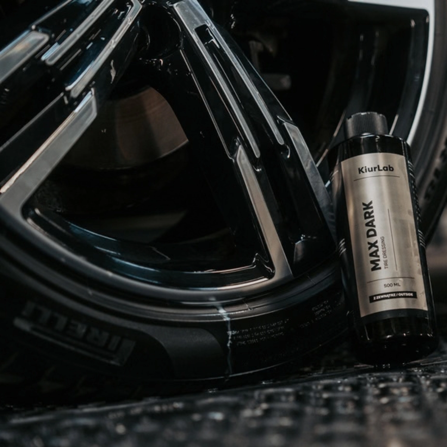 KiurLab Max Dark 1L water-based tyre dressing for a satin finish and hydrophobic surface