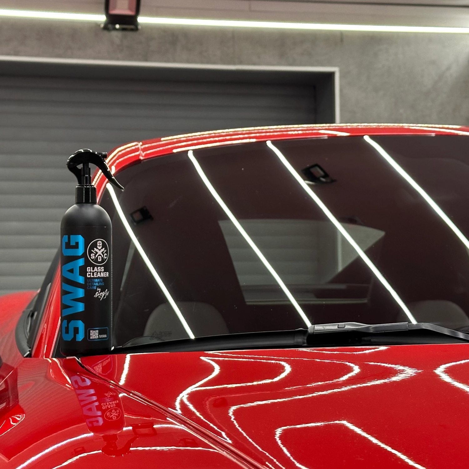 SWAG Streak-Free Glass Cleaner 500ml spray bottle for cleaning vehicle windscreens and mirrors