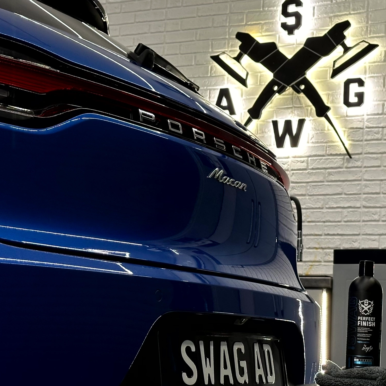 SWAG Quick Detailer 250ml spray bottle with high-gloss fast-drying paintwork maintenance formula
