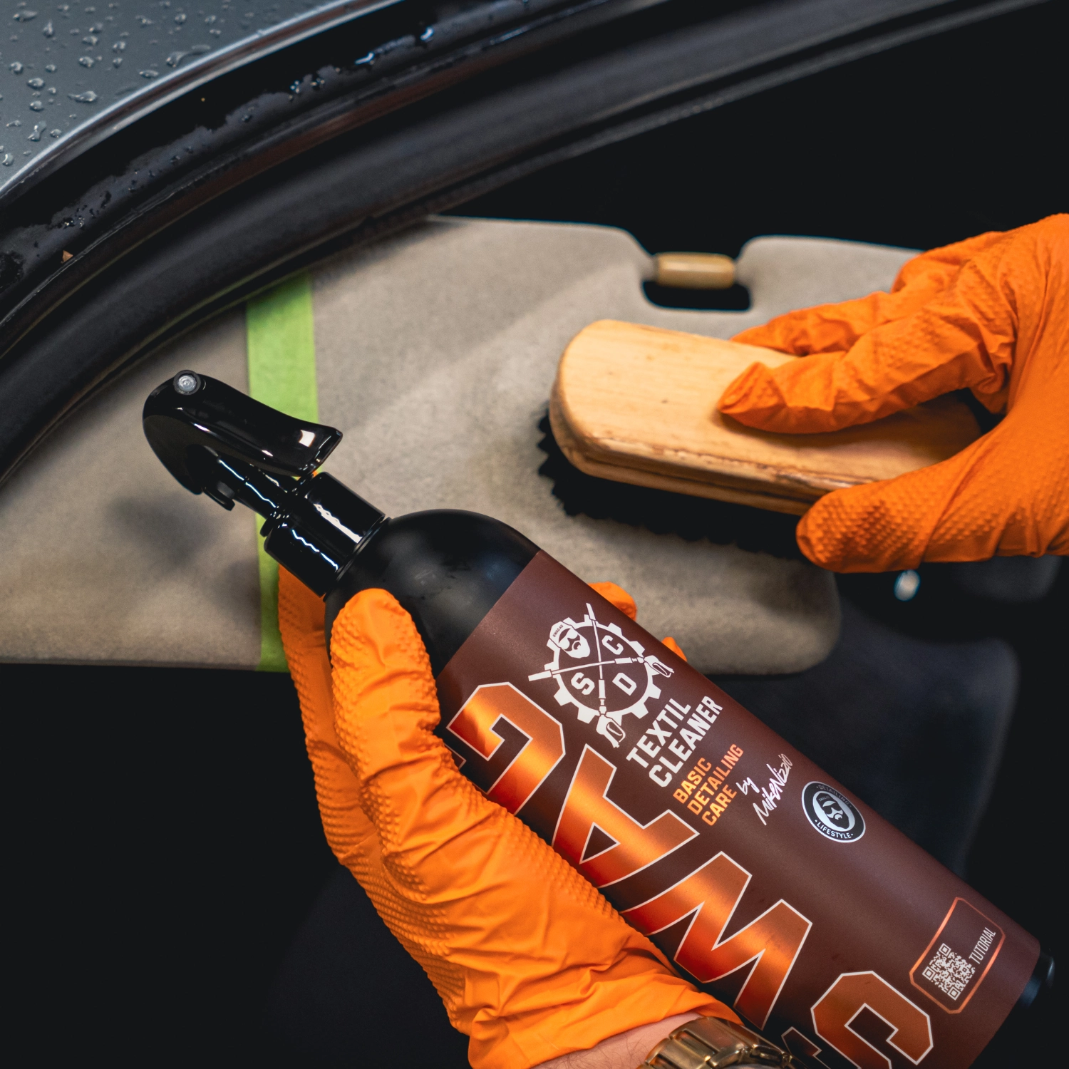 SWAG Textilrengöring 500ml flaska för borttagning av protein- och nikotinfläckar från fordonets textilier